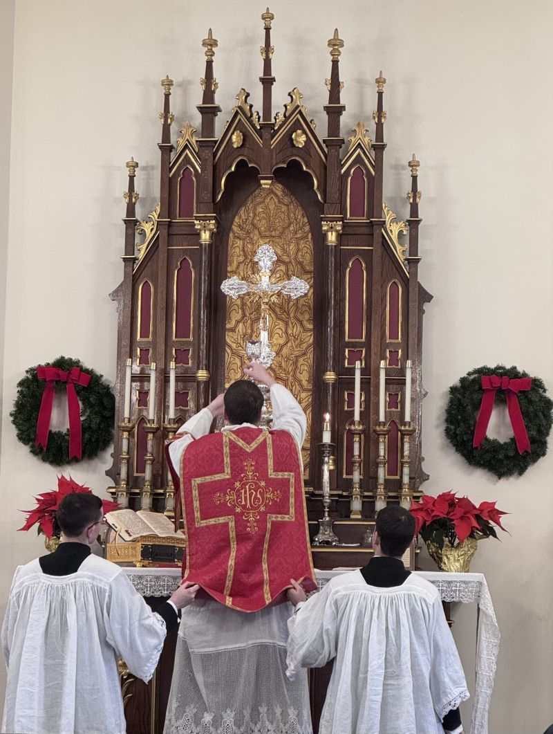 Image for the Tweet beginning: Fr Luke Petrizzi celebrating the